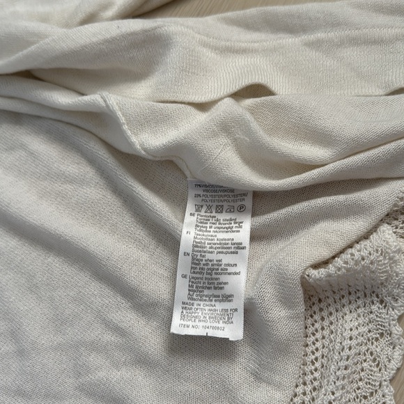 3/$10 Indiska White Open-Front Cardigan - Picture 4 of 8